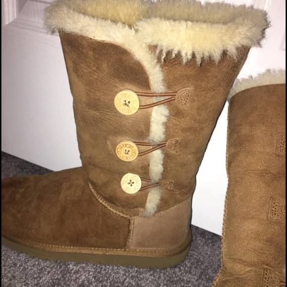 Authentic ugg Bailey button tall boots - Picture 3 of 10
